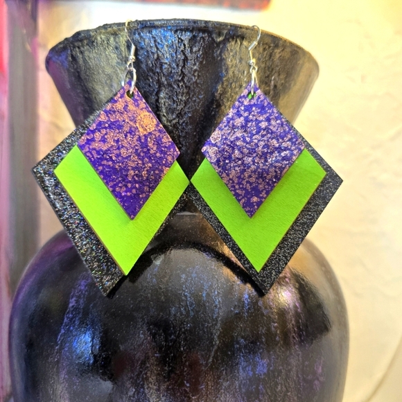 ARTISAN & HANDCRAFTED 3" Wood Witchy Diamond Layer Dangle Pierced Earrings - Picture 3 of 9